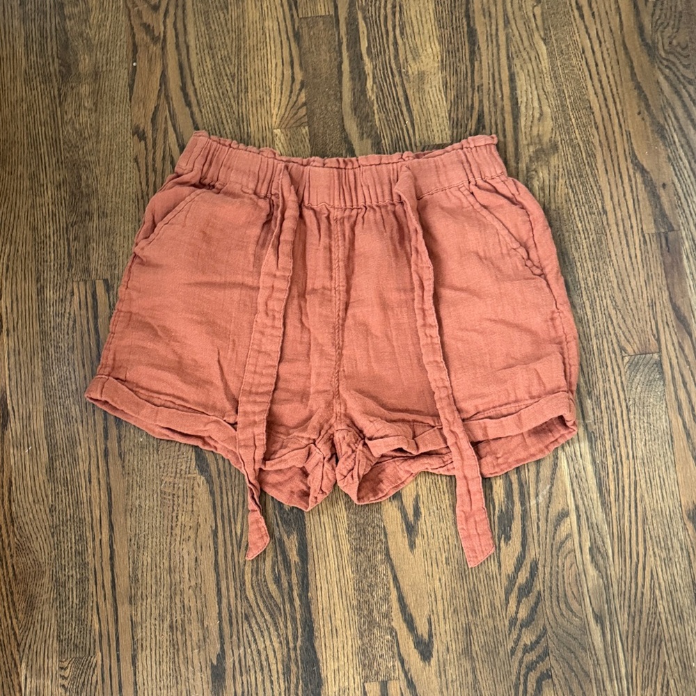 SO Women's High Waist Rust Shorts